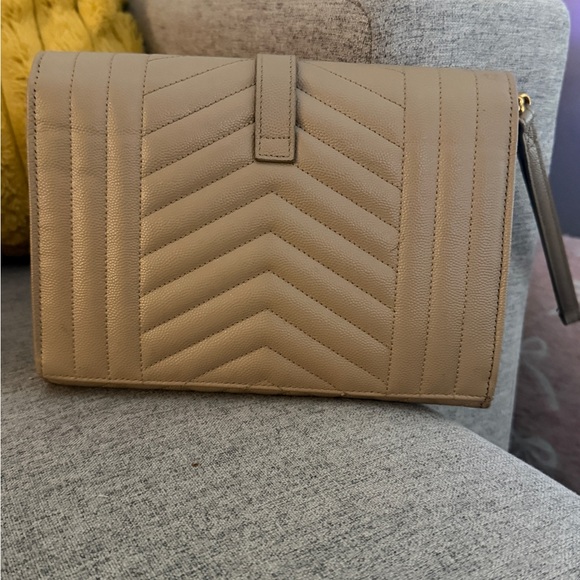 Yves Saint Laurent Tan Chevron Clutch - Picture 5 of 8